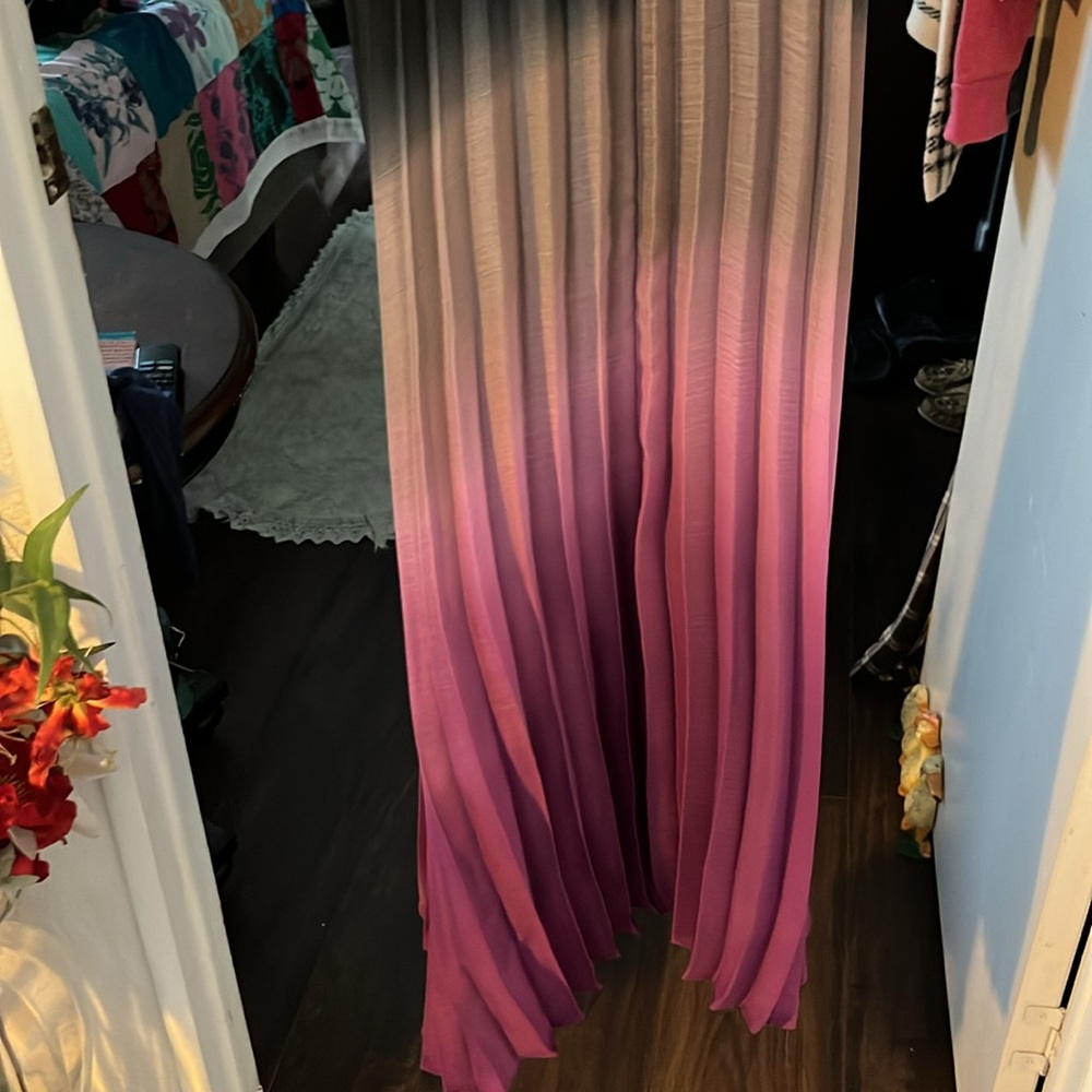 Bar3 ombre spaghetti, strap, razor back accordion, polyester,lined like new - Picture 3 of 8